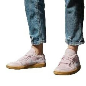 Air Jordan Womens 1 Low DC0774-601 Arctic Pink Lace Up Sneaker Shoes Size 5.5